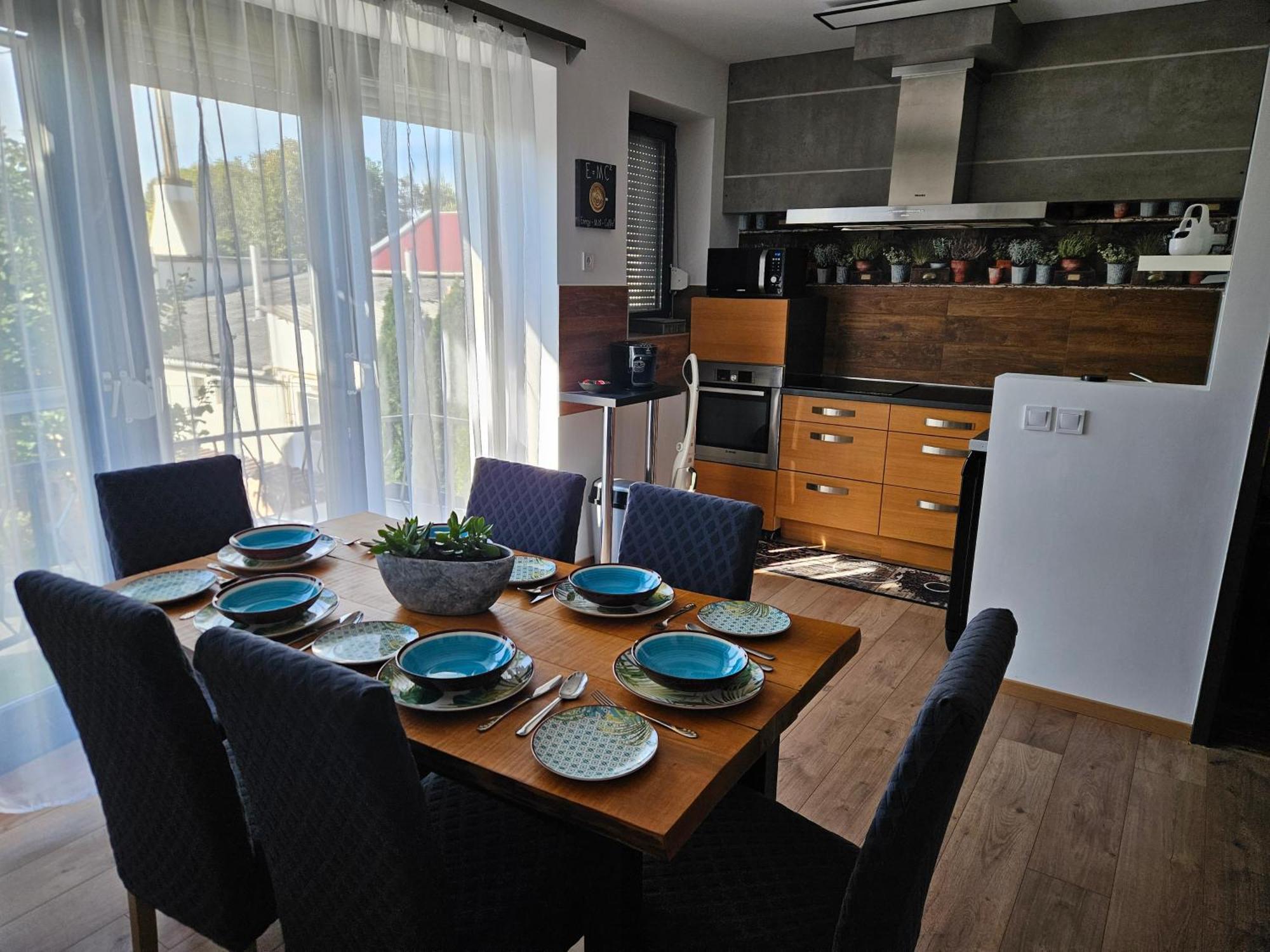 Toelgyes Apartmanhaz Szeged Exterior foto